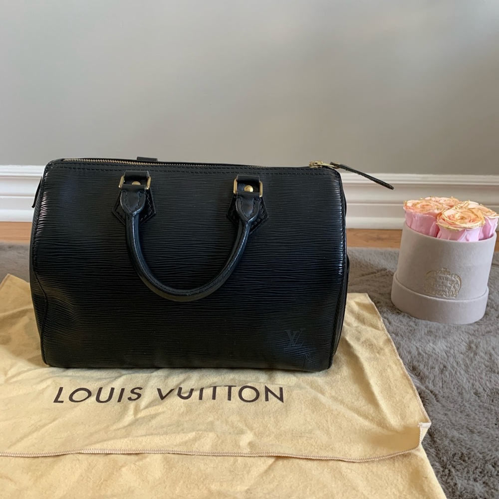 Vintage Louis Vuitton Speedy 25 in Black Epi